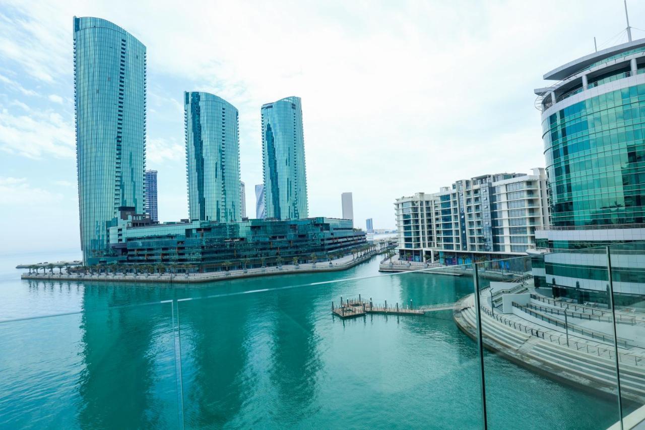 Charthouse Bahrain Hotel Manama Exterior foto The residential complex of Al Bandar