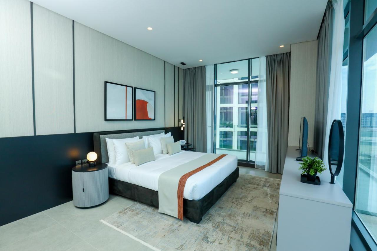 Charthouse Bahrain Hotel Manama Exterior foto A bedroom at the hotel