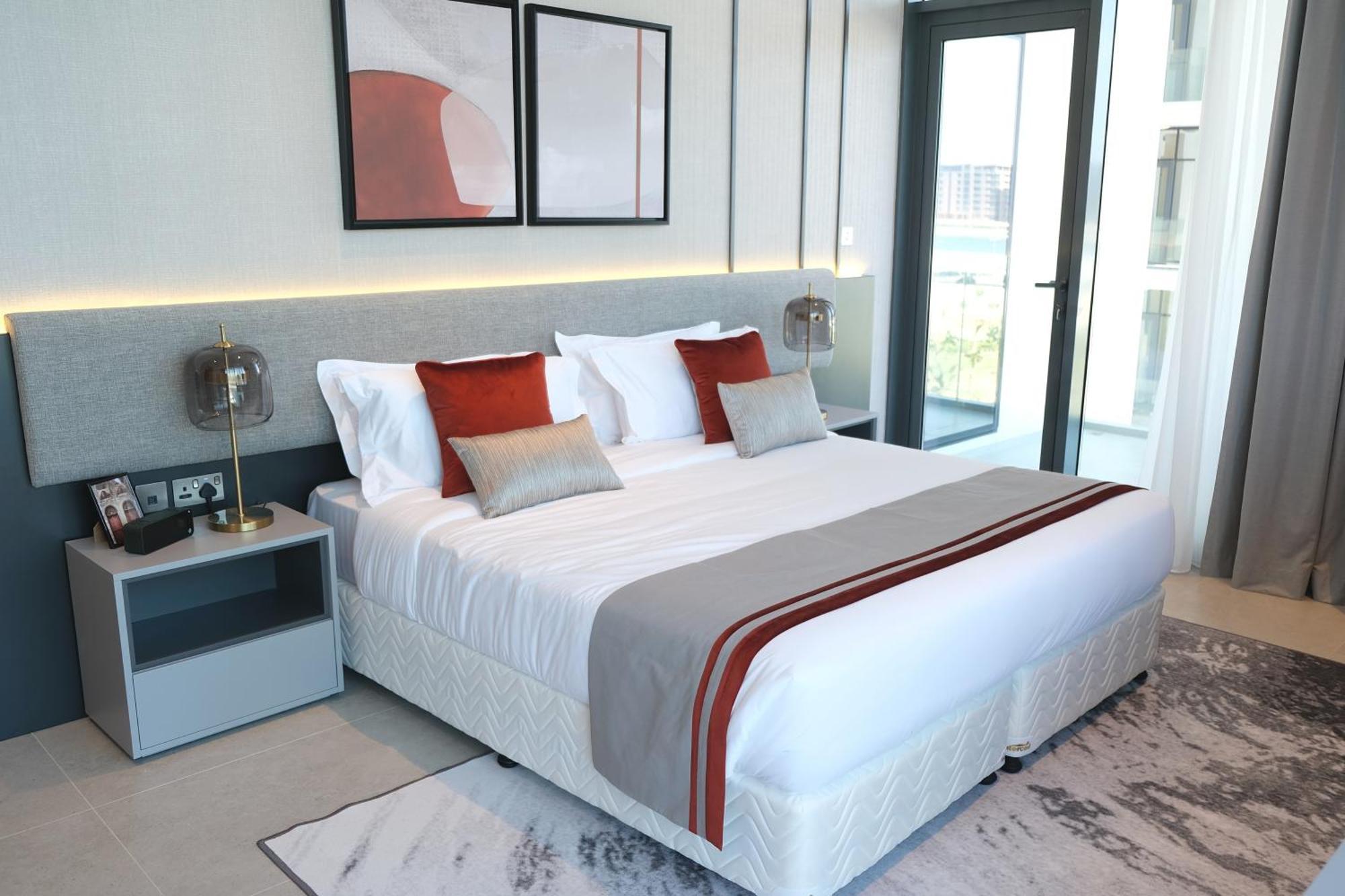Charthouse Bahrain Hotel Manama Exterior foto A bedroom at the hotel