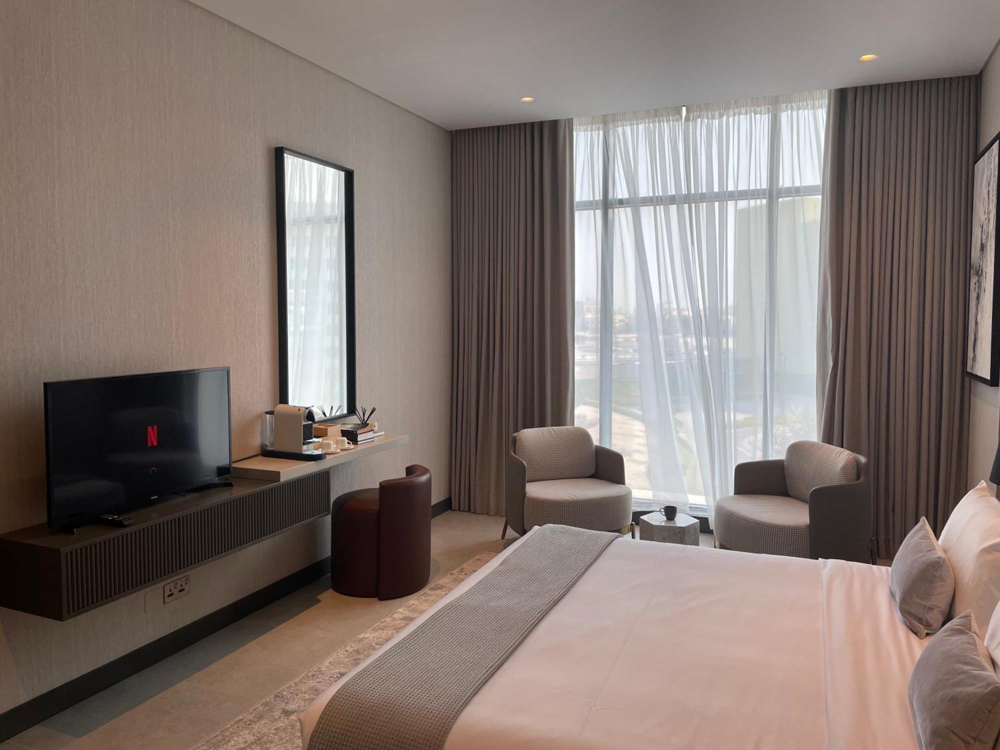Charthouse Bahrain Hotel Manama Exterior foto A bedroom at the hotel