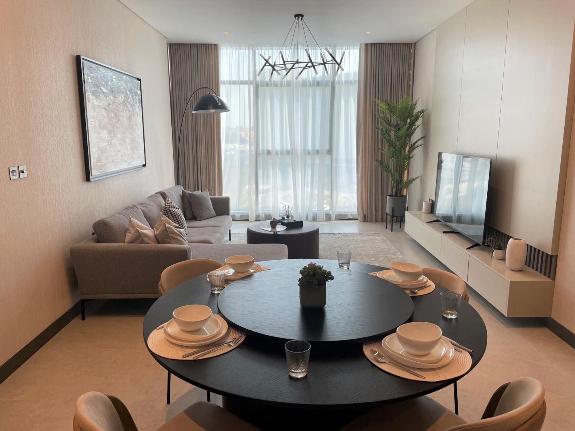 Charthouse Bahrain Hotel Manama Exterior foto A living room in a typical apartment