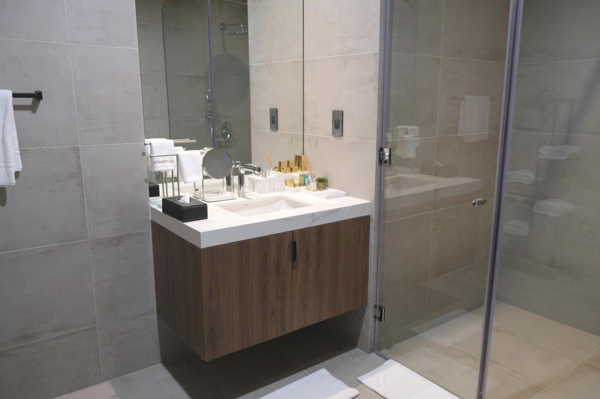Charthouse Bahrain Hotel Manama Exterior foto Bathroom